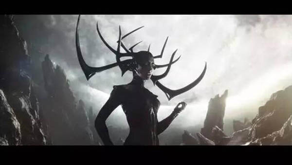 雷神3中死亡女神海拉的扮演者揭秘，粉丝心中的神秘角色是谁？
