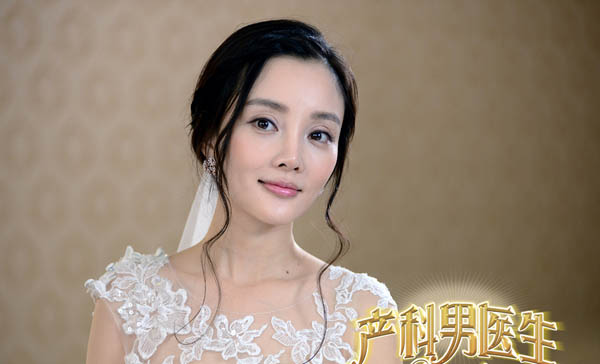 夫妻档荧屏默契十足：李小璐与贾乃亮联手演绎精彩电视剧