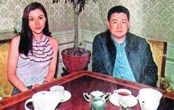 许晋亨娶李嘉欣背后：昔日刘銮雄情史曝光，激战图揭示夫妻情感历程