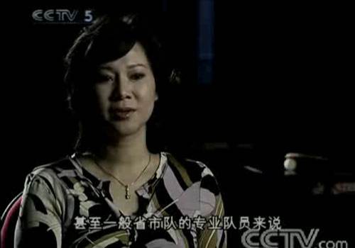 曹燕华现任丈夫近况遭曝光，揭秘与施之皓离婚原因及子女抚养归属