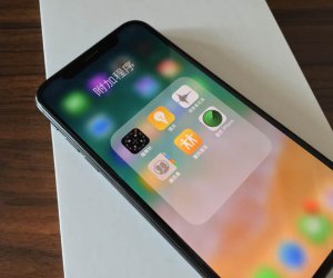 iPhone突发黑屏转圈？四招轻松应对，告别无限重启烦恼