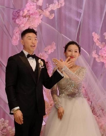 揭秘烧饼朱云峰的老婆照片及个人资料，他为何被称为烧饼？