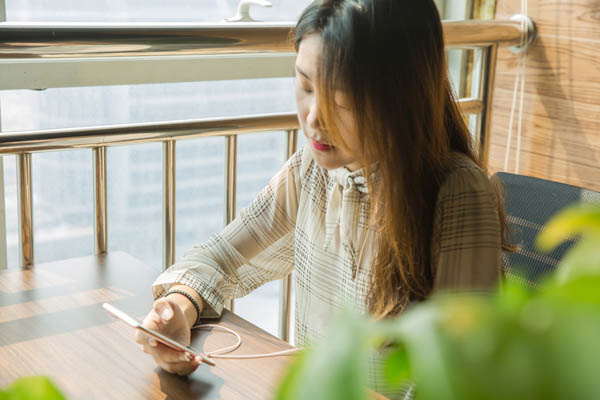 雷电天气中，连WiFi上网安全吗？打雷时能否使用手机？