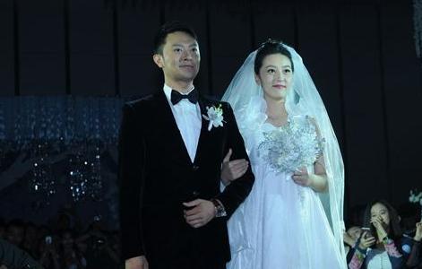 印小天遭妻子哈琳娜骗婚损失千万？事件真相及女方背景资料曝光