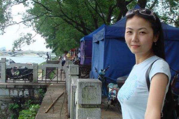 莫菁和未婚夫的关系 广西柳州莫菁骗婚怎么回事