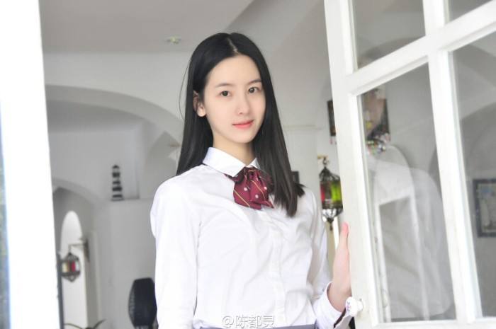 陈都灵不是演员专科毕业的,她读的是南京航空航天大学机电学院飞行器